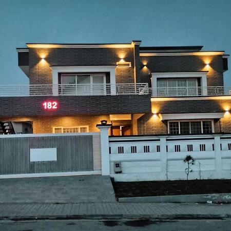 Islamabad Travelodge Guest House Bagian luar foto